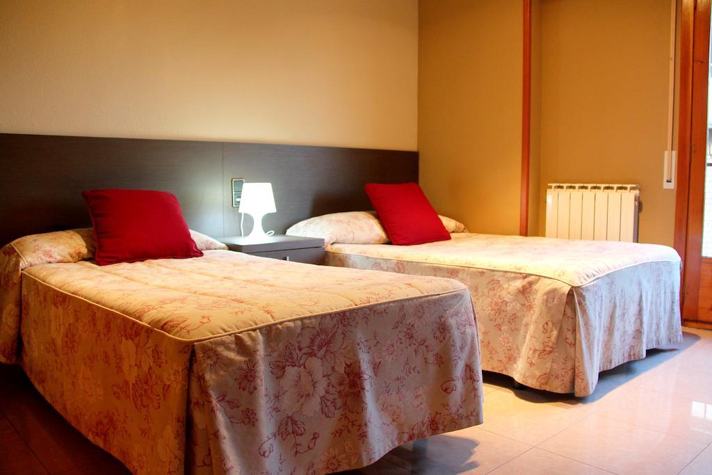 Hostal Cafeteteria Goya Barbastro Ruang foto