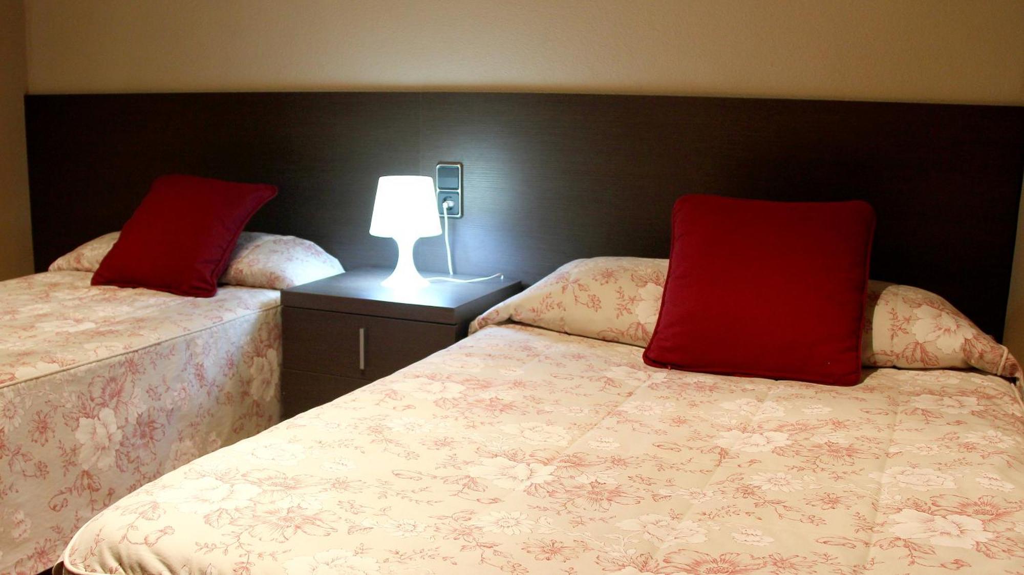 Hostal Cafeteteria Goya Barbastro Ruang foto